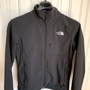Men’s NorthFace Apex Jacket.